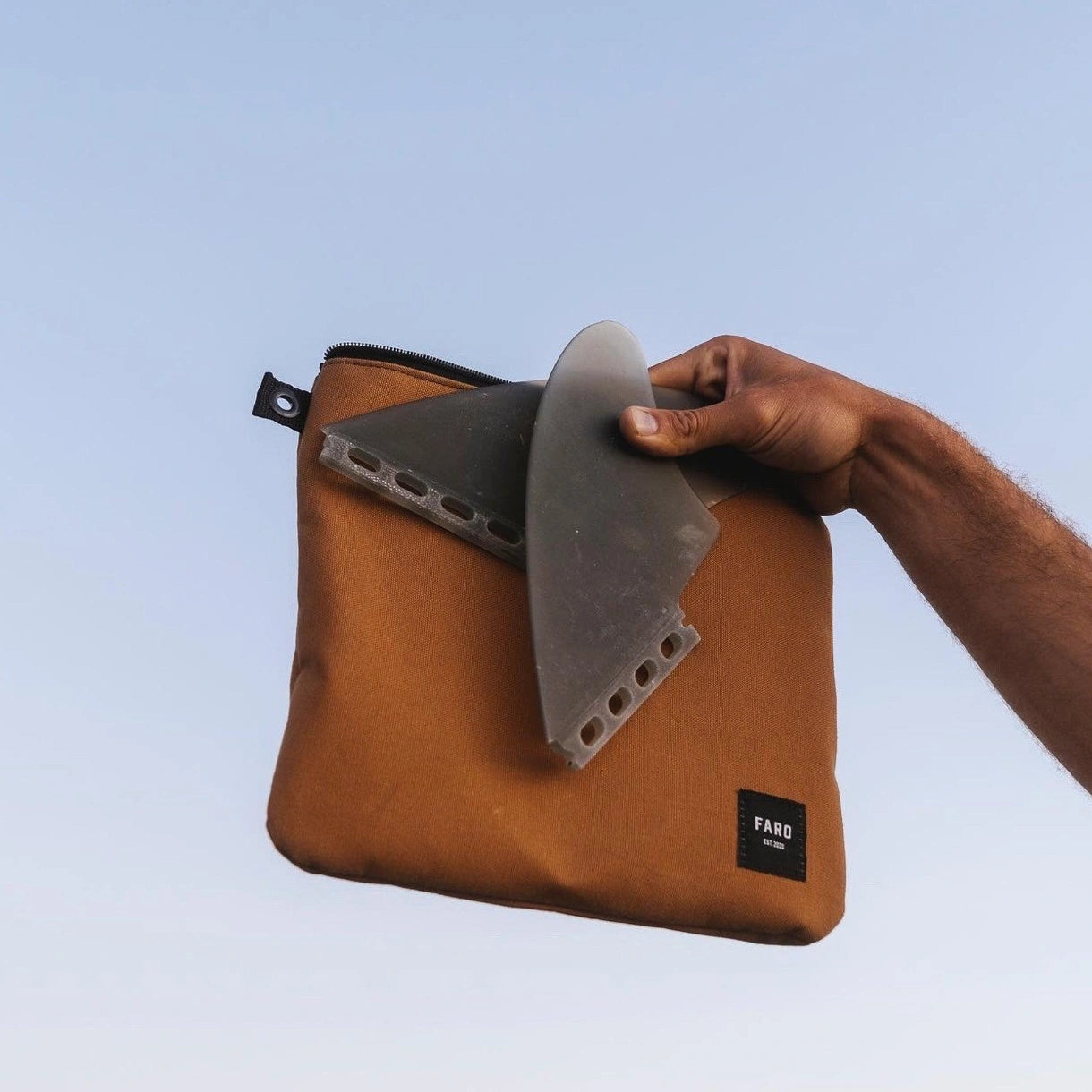 brown faroboard bag fin wallet